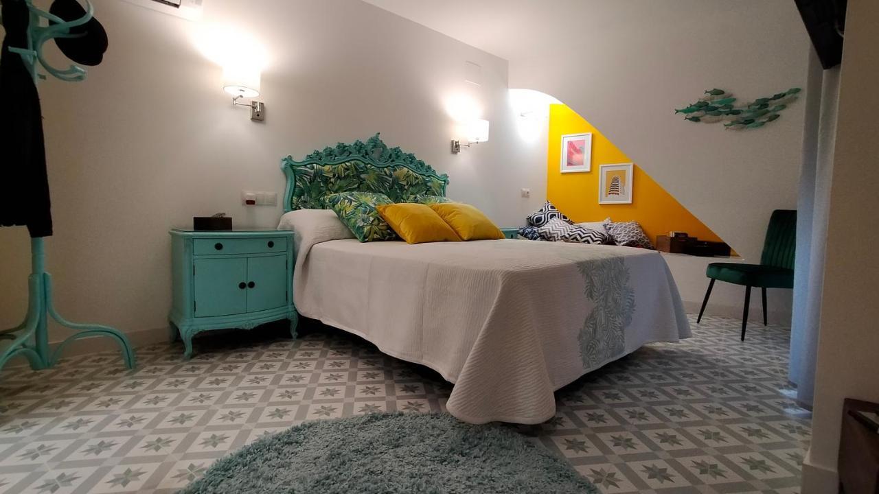 Blaucel Cafe I Habitacions 库列拉 外观 照片